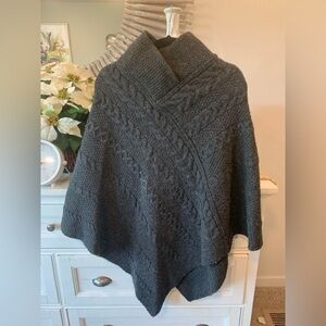 100% Merino Wool Inis Crafts  Charcoal Cable Knit Poncho M/L